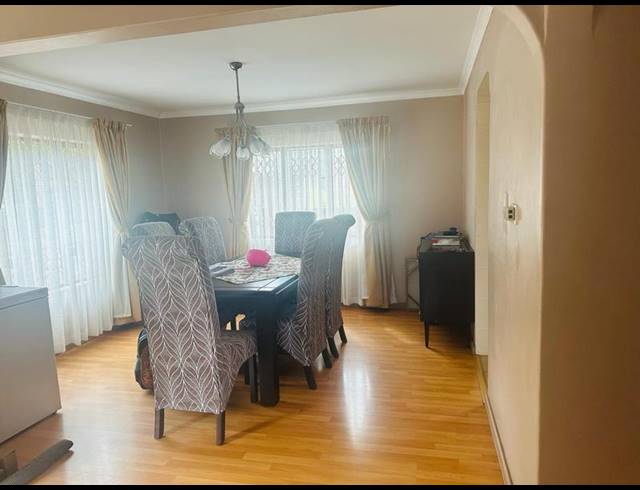 3 BEDROOM HOUSE FOR SALE IN MONTFORD